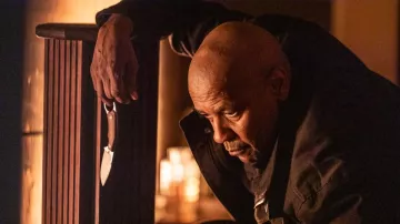 Knife used by Robert McCall (Denzel Washington) as seen in The Equalizer 3 movie