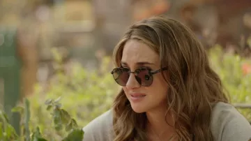 Karün Lunettes de soleil portées par Elaine (Shailene Woodley) comme on le voit dans Robots