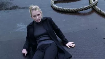 Dark Pea-Trench Coat worn by Matilda Jeffries (Christine Taylor) in Zoolander movie outfits