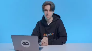 The Heineken sweatshirt worn by Seb la Frite in the SEB video infiltrates networks: Kyrgyzstan, The Rock, Emrata... | GQ