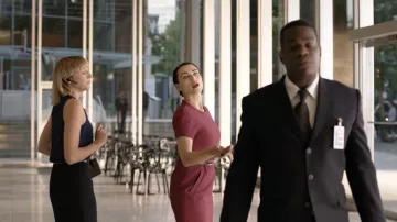 Gold belt worn by Lena Luthor (Katie McGrath) in Supergirl TV show wardrobe (Season 4 Episode 3)