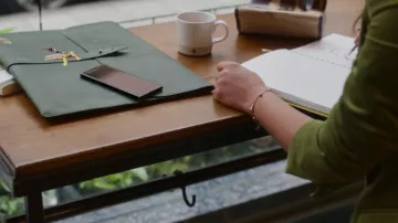 Gold bracelet worn by Mira Ray (Priyanka Chopra) as seen in Love Again