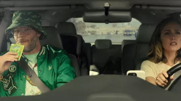 Veste bomber en satin vert portée par Will (Seth Rogen) comme on le voit dans Platonic (saison 1 épisode 2)
