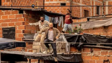 The boots worn by Stan (Franck Gastambide) in the film Medellin
