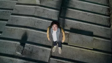 Chaussures portées par Barry Allen (Ezra Miller) dans The Flash