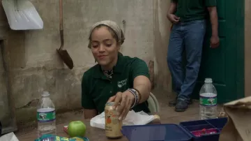 Bracelets portés par Maya Core (Quintessa Swindell) vus dans Master Gardener