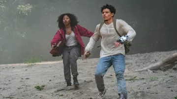 Henley T-shirt à manches longues porté par Noah Diaz (Anthony Ramos) comme on le voit dans Transformers: Rise of the Beasts