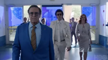 Gafas de sol usadas por el Dr. Eli Gemstone (John Goodman) como se ve en el vestuario del programa de televisión The Righteous Gemstones (Temporada 3)
