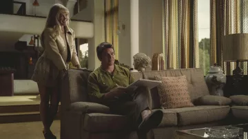 Beige jacket worn by Jessica Ross (Auden Thornton) as seen in Black Mirror TV series outfits (S06E03)