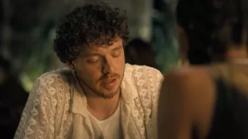 Chemise portée par Jeremy (Jack Harlow) dans la scène de demande en mariage du film White Men Cant Jump