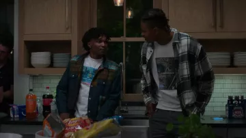 Veste à carreaux portée par Jace Carson (Isaiah R. Hill) dans Swagger (saison 2, épisode 1)