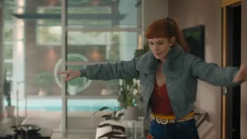 Le blouson bomber à col fourrure porté par Morgane Alvaro (Audrey Fleurot) dans la série HPI (S01E01)