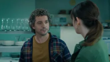 The plaid shirt worn by Gilles Vandraud (Bruno Sanches) in HPI: High Intellectual Potential (Season 1 Episode 7)