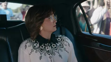 Chemise imprimée portée par Aimee-Leigh Gemstone (Jennifer Nettles) vue dans la garde-robe de la série télévisée The Righteous Gemstones (S03E05)