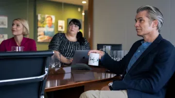 Navy blue blazer jacket worn by Derek (Timothy Olyphant) as seen in Full Circle (Season 1)