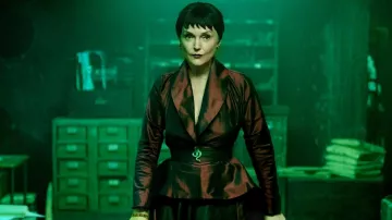 Cinturón de hebilla de serpiente usado por Shax (Miranda Richardson) como se ve en Good Omens (Temporada 2)