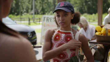 Haut au crochet porté par Nicole (Summer Madison) vu dans The Summer I Turned Pretty (S02E02)