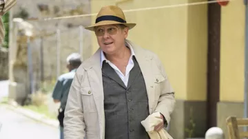 Straw hat worn by Raymond 'Red' Reddington (James Spader) in The Blacklist TV series (S10E22)