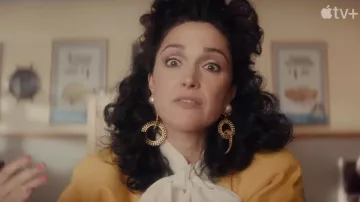 Boucles d’oreilles portées par Sheila Rubin (Rose Byrne) comme on le voit dans Physical (saison 3)