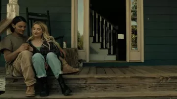Bottes marron portées par Shelby Conners (Shiloh Fernandez) comme on le voit dans le film Mob Land