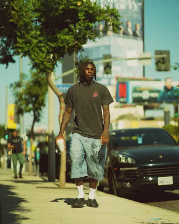 Les claquettes sabots en cuir portées par Moise Kean sur son compte Instagram @moise_kean