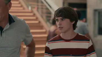 T-shirt rayé Levi’s porté par Kyle Townsend (Logan Allen) vu dans Sweet Magnolias (S03E05)