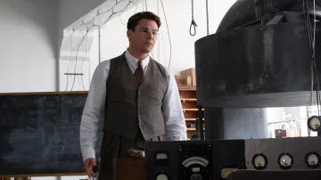 Lunettes sans monture portées par Ernest Lawrence (Josh Hartnett) dans le film Oppenheimer
