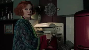 Túnica estampada usada por Shax (Miranda Richardson) como se ve en el vestuario de la serie de televisión Good Omens (S01E05)