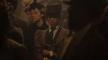 Chapeau de paille noir porté par Ravonna Renslayer (Gugu Mbatha-Raw) vu dans Loki (saison 2)
