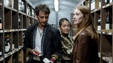 Necklace pendant worn by Lorenzo (Luca Terracciano) as seen in Drops of God (S01E03)