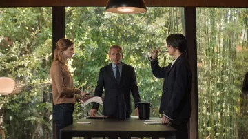 Blazer jacket in navy worn by Issei Tomine (Tomohisa Yamashita) as seen in Drops of God (S01E03)