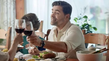 Montre portée par Boone Taylor (Kavan Smith) vue dans Big Sky River: The Bridal Path