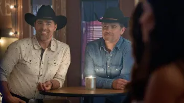 Chemise de cowboy portée par Boone Taylor (Kavan Smith) vue dans Big Sky River: The Bridal Path