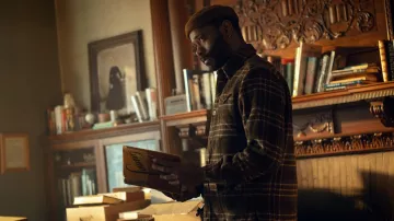 Chemise en flanelle à carreaux portée par Apollo (Lakeith Stanfield) comme on le voit dans The Changeling (saison 1)