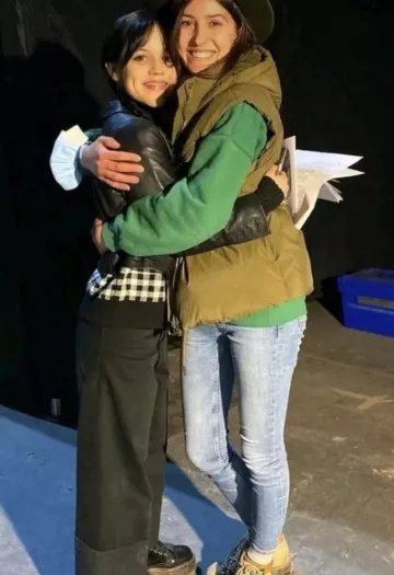 Pantalon oversize noir porté par Jenna Ortega comme on le voit mercredi