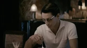 Polo de punto usado por Yves Saint Laurent (Pierre Niney) en el vestuario de la película Yves Saint Laurent