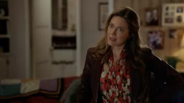 Leather blazer worn by Mary Cooper (Zoe Perry) in Young Sheldon (S04E15)