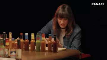 The denim jacket worn by Juliette Armanet on Hot Ones