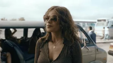 Lunettes de soleil oversize portées par Griselda Blanco (Sofía Vergara) dans les tenues de la série télévisée Griselda (Saison 1 Épisode 2)