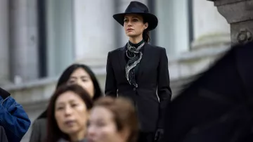 Hat of Verna (Carla Gugino) as seen in The Fall of the House of Usher TV series wardrobe (Season 1)