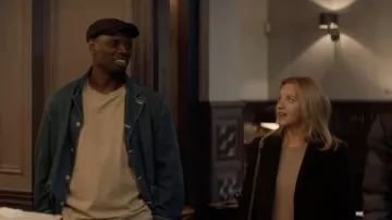 Chaqueta camisera de mezclilla usada por Assane (Omar Sy) en Lupin (Temporada 3 Episodio 7)