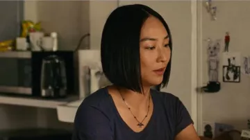 Collier d’oiseau de Nora (Greta Lee) dans Vies antérieures