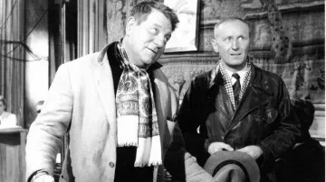 L'écharpe imprimée portée par Grandgil (Jean Gabin) dans le film La Traversée de Paris