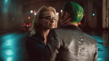 Las gafas del Dr. Quinzel usadas por Harley Quinn (Margot Robbie) en Suicide Squad