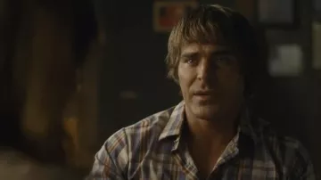Chemise à carreaux portée par Kevin Von Erich (Zac Efron) comme on le voit dans La Griffe de fer