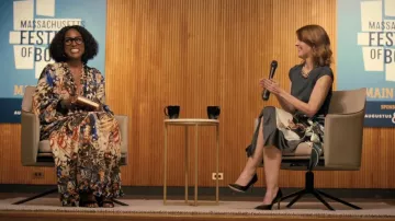 Robe imprimée portée par Sintara Golden (Issa Rae) vue dans American Fiction