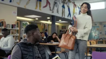 Le sac de La prof de Noumouké dans le film Banlieusards 2