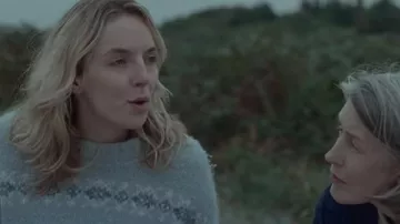 Suéter usado por la madre (Jodie Comer) como se ve en los atuendos de la película The End We Start From
