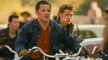 The Bikeriders Clothing: Red shirt worn by Johnny (Tom Hardy) in the movie