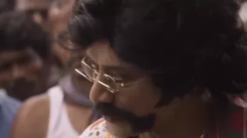 Gafas abatibles usadas por Jackie Pandian (S. J. Suryah) en la película de Marco Antonio